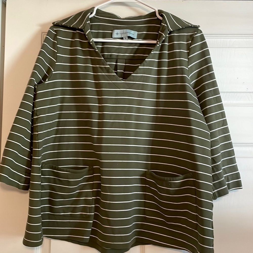Tuckernuck  size medium